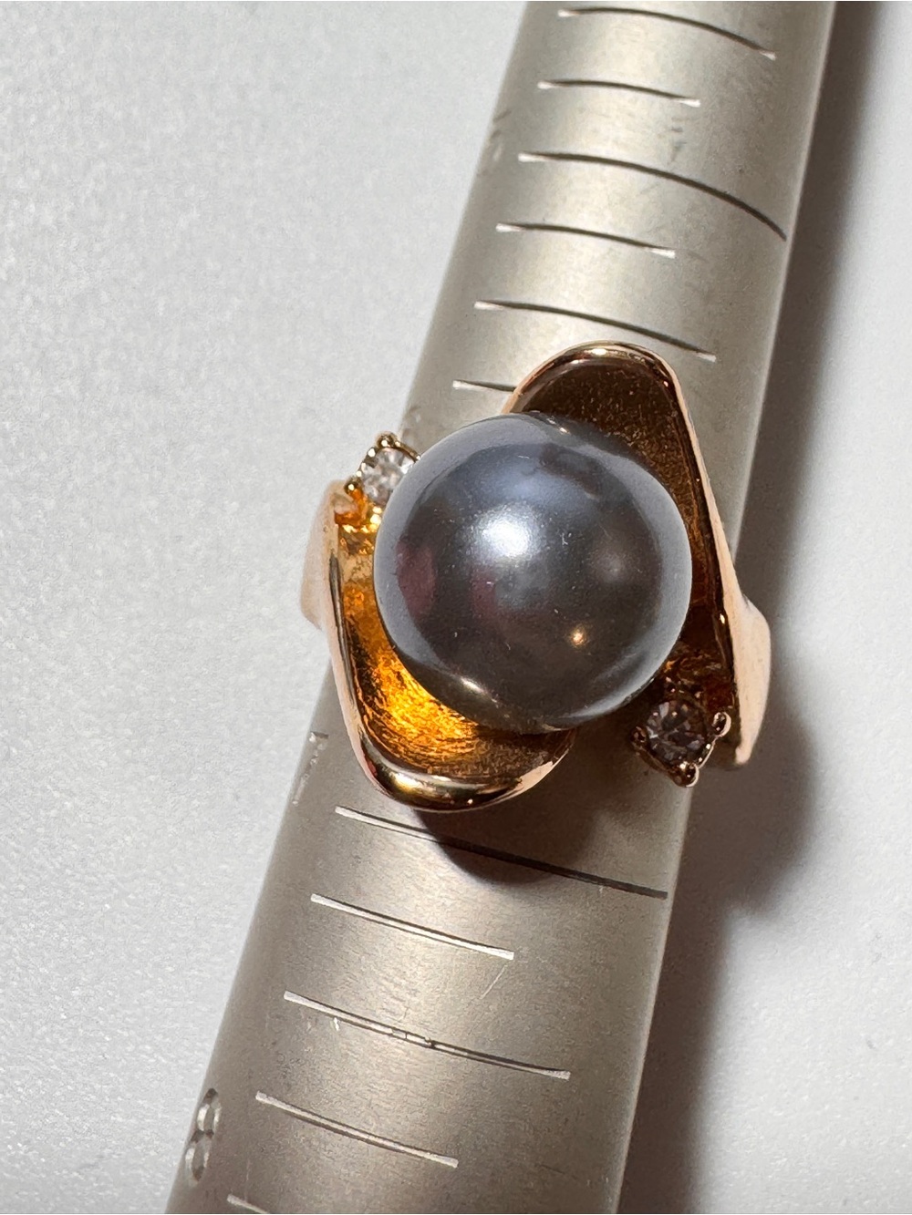 Elegant Grey Pearl and Gold Ring - Women's Fashion Jewelry